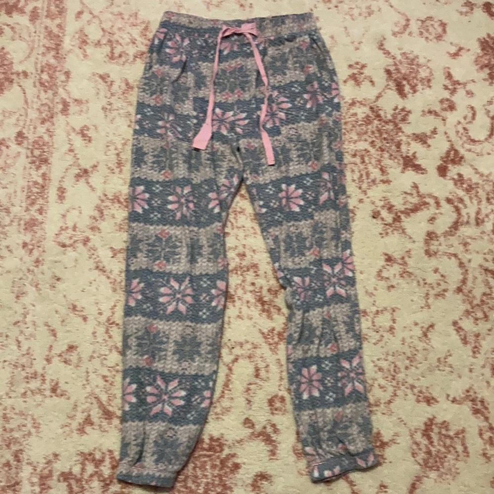 Pajama pants for girls.